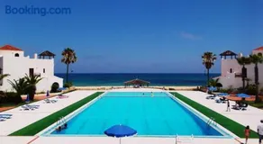 PETITE VILLA - Image 4