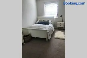 Comfortable Langside Flat - Image 2