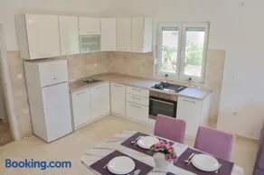 Apartment Velvet - Image 5