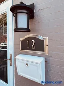 Industrial Brick Townhouse in Downtown Lancaster - Image 4