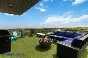 Exquisite Modern Collingview Retreat 86476 - Image 2