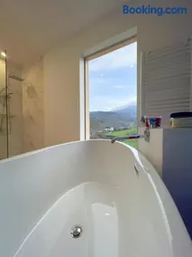 Fenix Marao Guest House - Image 2