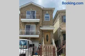 2 Bedroom Cozy Home Near EWR/NYC - Image 3