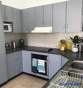 11 Anchovy Street - Tin Can Bay Summer Haven coastal retreat - Image 3