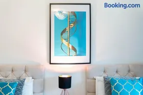 HAUS 3 Bedroom House l Parking l 6 Beds l WIFI l Smart TV - Image 4