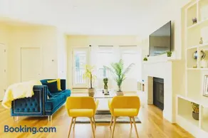 Casa Chic - Luxurious Urban Oasis - Image 2