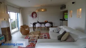 CASA JACARANDA: LUXURY 4 BED VILLA WITH POOL NEAR BEACH - Image 3