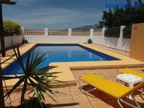 Gepflegtes Ferienhaus mit großem Privatpool - Image 4