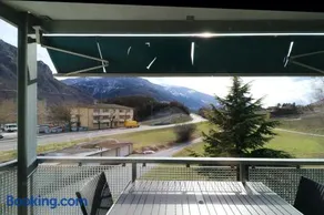 Grand appartement moderne dans une zone residentielle a Sierre - Image 3