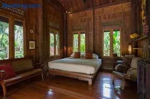 Amazing Beachfront 4 Bedroom Thai Islands Villa - Image 2