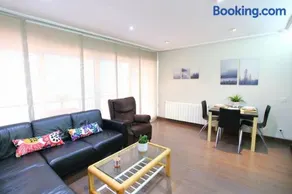 Apartment with pool front the beach - Image 3
