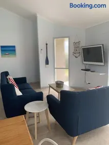 11 Anchovy Street - Tin Can Bay Summer Haven coastal retreat - Image 4