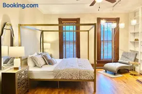 Ultra Luxury Oregon District - 6th St - King Bed - Image 2