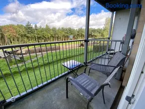 Canal View Apartment - Image 2
