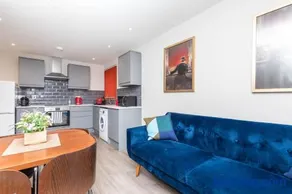 Abbey Apartment 8 Designer 2 Bed - 247 Lets Horsham - Image 3