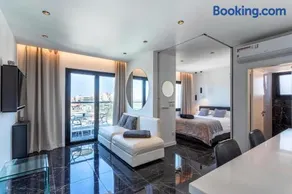 Black Pearl - Luxury 2 bed - Sea - City Centre - Image 2