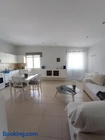Cozy apartment with seaview - Image 3