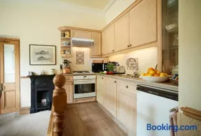 Cygnet Apartment - Image 4