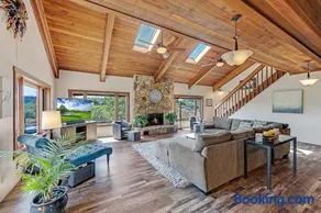 Magnificent Sonoma Farm House - 4-5 bedrooms, pool, hot tub, Vineyard, working farm - pick your own - Image 2