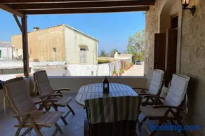 Historical stone house - Image 5