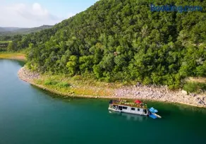 Houseboat-Yacht In Scenic Lake Travis Cove - Image 5
