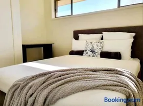 Entire 4 bedrooms Hoppers Crossing home, no sharing - Image 5