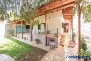 Sunny House with yard in Vari - Image 5