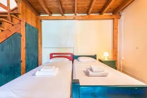 Sunny House with yard in Vari - Image 4
