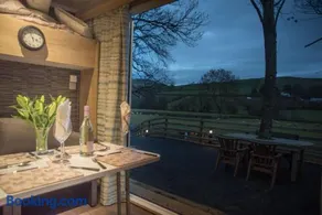The Fox Den - Image 5