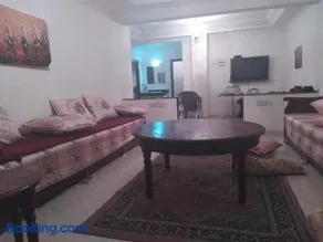 Très bel appartement dans un immeuble calme, familial et propre - Image 4