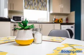 Large flat near BAE & Ribby Hall Free Parking WiFi - Image 5