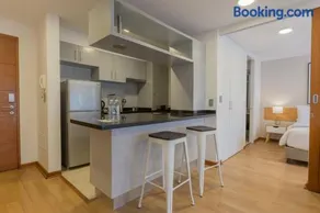 Deluxe 1BR with Terrace in Barranco - Image 4