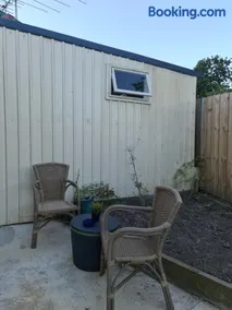 Self-contained studio - Image 2