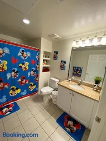 Disney lovely Free Parking loft - Image 3