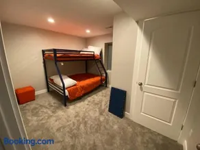 Relax or play! Close to everything; sleeps 11. - Image 4
