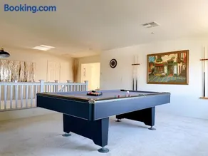 Homeinn - Luxury*Large*Modern Home w/Pool Table - Image 4