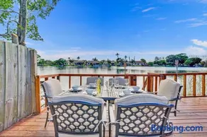 Luxury Lake Front Property - Image 2