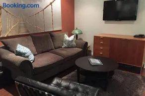 Modern Apartment in Beautiful Kitsilano - Image 3