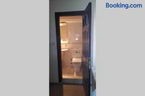 Spacious Loft Apartment - Image 4