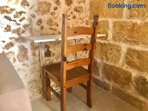 Qala Farmhouse - Breakfast included - Image 4