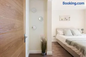 Central Maidenhead Apartment - Image 3