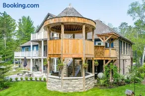 Beautiful 2 Bedroom in Tiny / Steps away from Wasaga Beach - Image 4