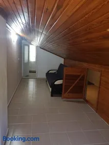 DOKTORDAN IZMIR GUMULDUR OZDEREDE DENIZ VE ORMAN MANZARALI VILLA(3+1) VE MALIKANE(5+1) - Image 3