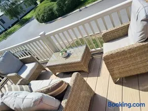 Bramshaw III Luxury Caravan Hire - Image 3