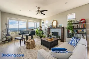 Stylish House With Lake & Mountain View Entire Two Floor - Image 3