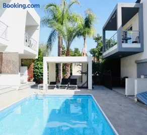 Amazing 2-bedroom apartment with pool!! - Image 4