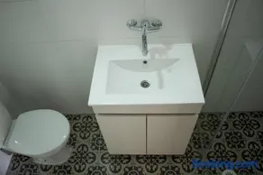 Beautiful 2 Bedroom Garden Apartment - Image 3