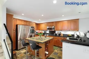 The Fabulous Fairview on Lake Union - Image 4