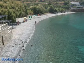 BEACH FRONT APARTMENT - Image 4
