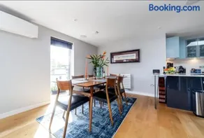 Luxurious 2 bedroom penthouse with terrace, West Hampstead - Image 5